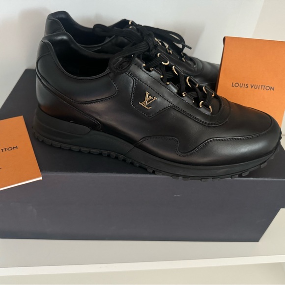 Black LV sneakers - Picture 3 of 5